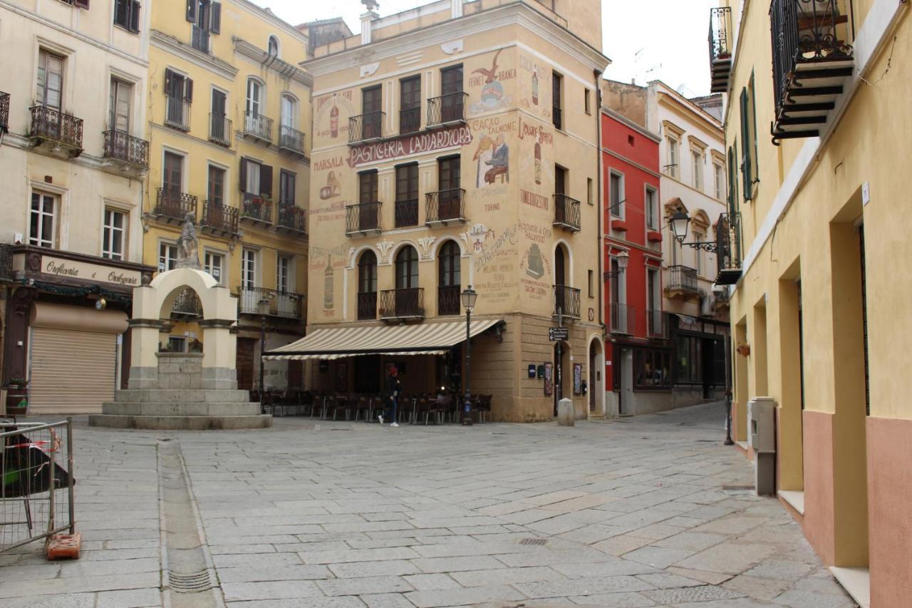 Via Cavour 19, Camere Del Conte Iglesias Dış mekan fotoğraf