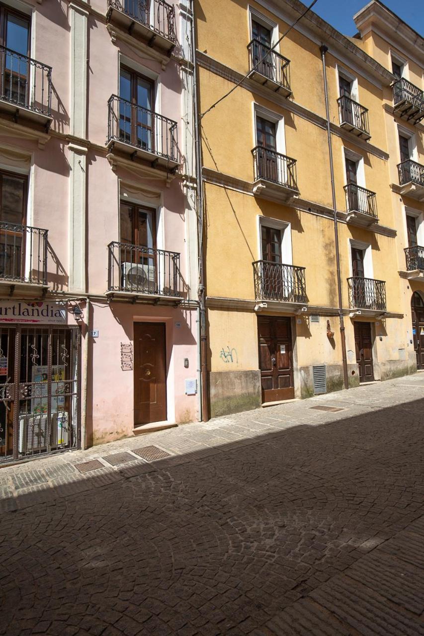 Via Cavour 19, Camere Del Conte Iglesias Dış mekan fotoğraf